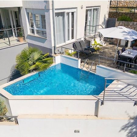 Apartment Sasso Bianco With The Private Pool Njivice Exterior photo