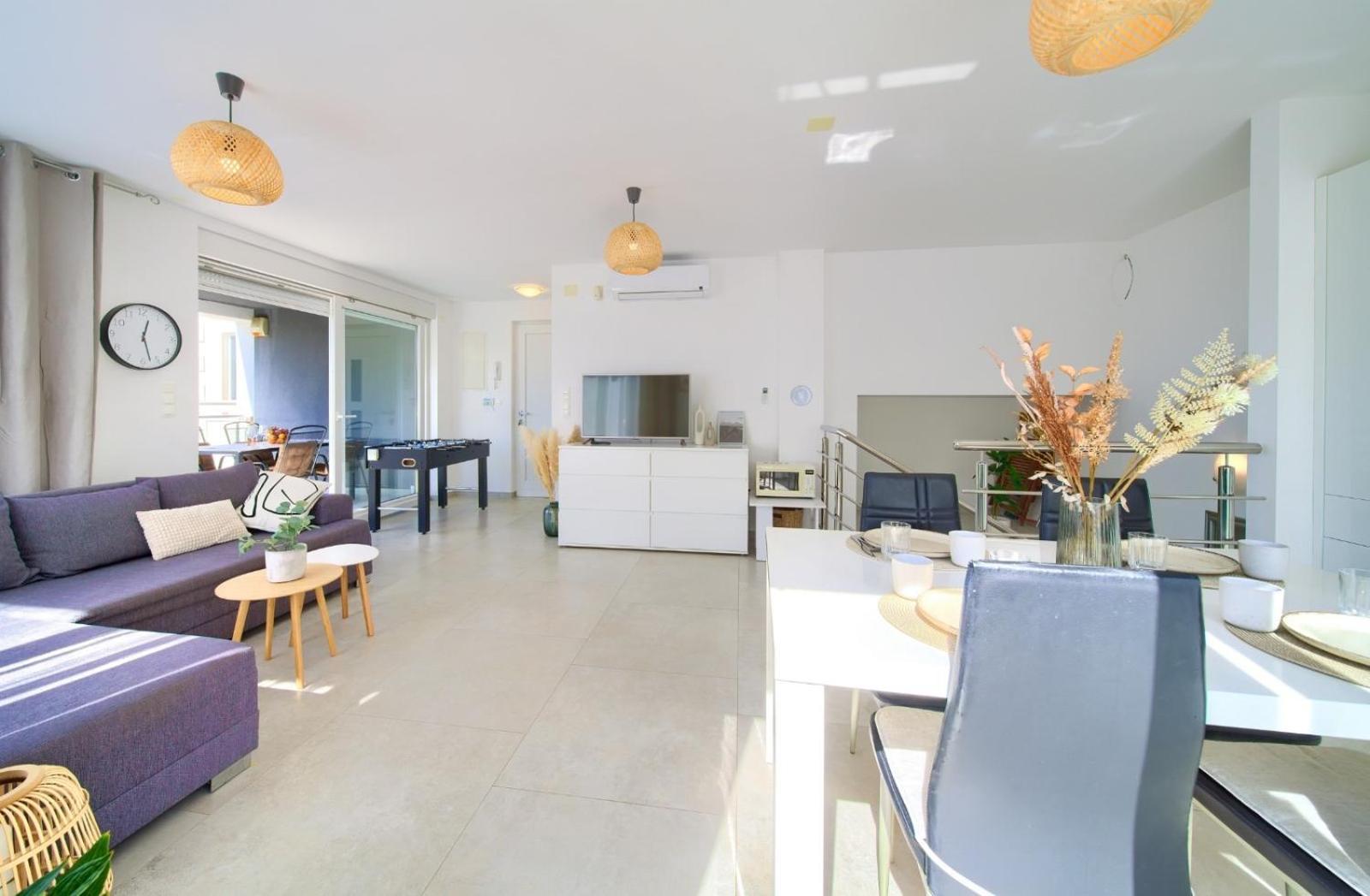 Apartment Sasso Bianco With The Private Pool Njivice Exterior photo